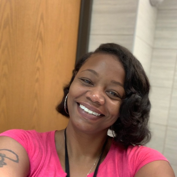 Meet your Posher, Michelle - Picture 1 of 1